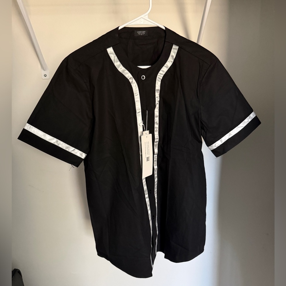 Men's Black and White Short Sleeve Jersey
